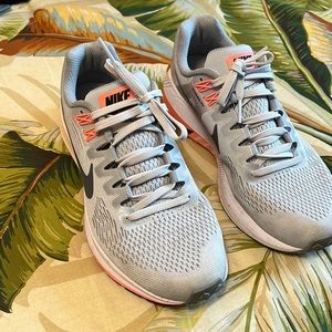Nike Zoom Structure 21 slightly used size 6.5
